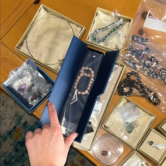 adidas Multi-Color Women’s Jewelry Bracelet Lot - Gold, Green, Purple, Silver - Picture 3 of 3